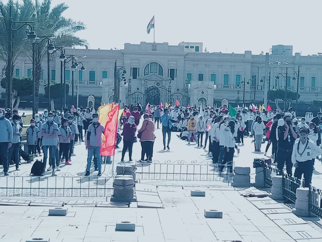 المشاركون بمبادرة جمل مدينتك أمام قصر عابدين