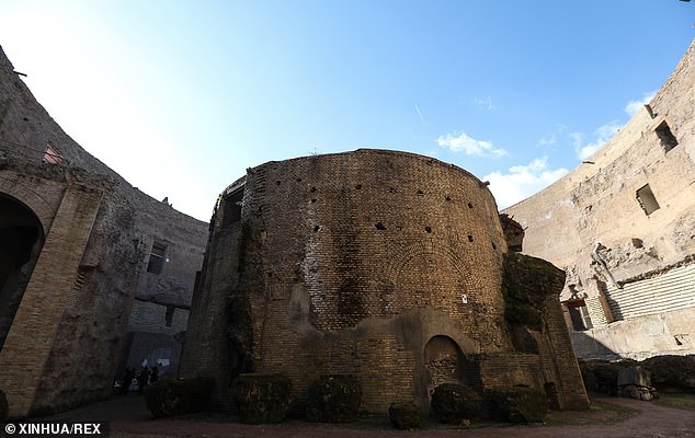 أعيد افتتاح ضريح تم بناؤه منذ ألفي عام لأول إمبراطور رومان أعيد افتتاح ضريح تم بناؤه منذ ألفي عام لأول إمبراطور رومان