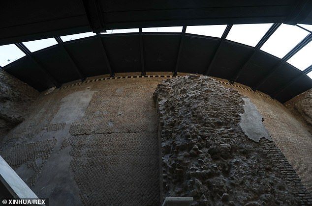 الضــريح الضــريح