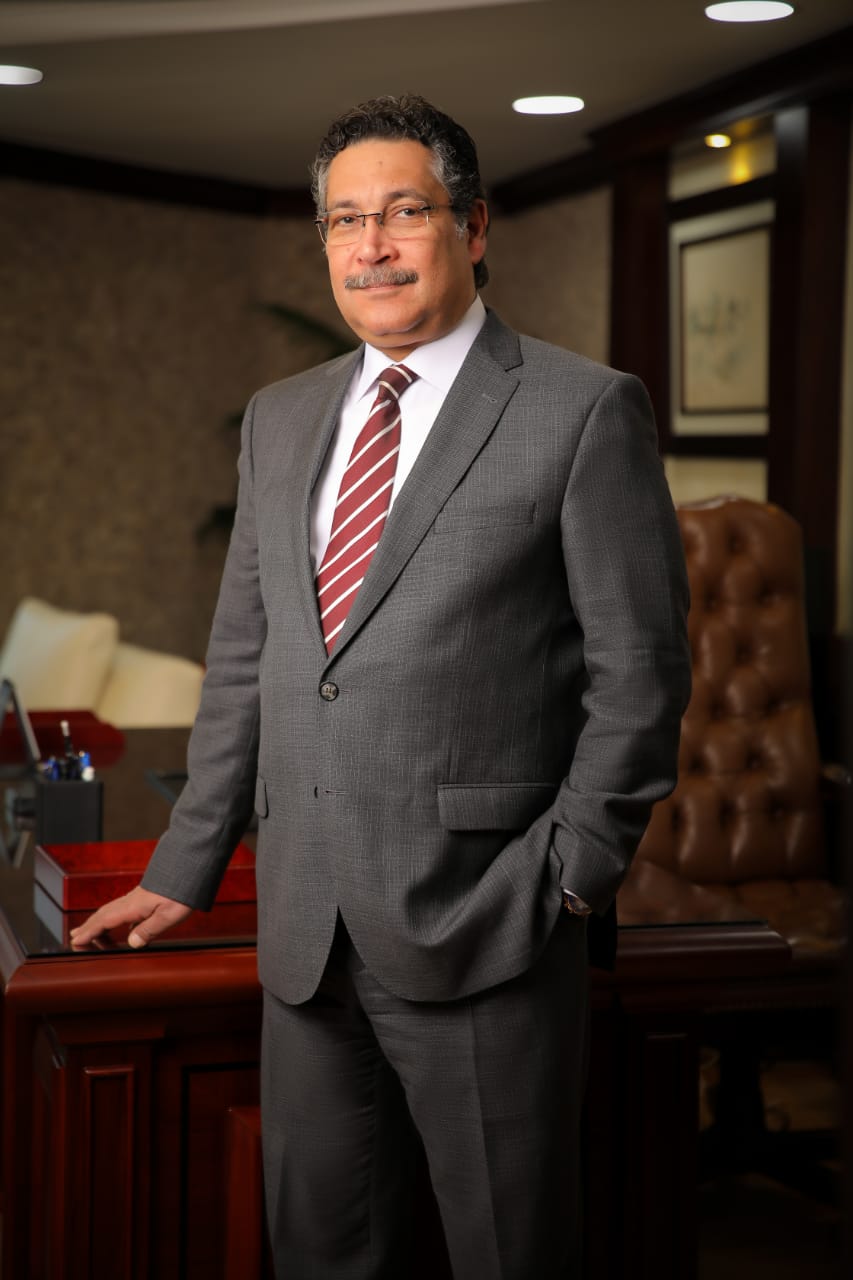 حسن غانم رئيس مجلس الإدارة و العضو المنتدب لبنك التعمير و الإسكان (2)