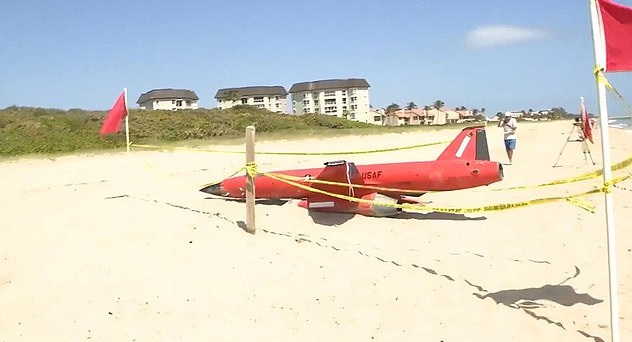 طائرة بدون طيار تسقط على شاطئ بولاية فلوريدا بأمريكا  وتسبب الذعر (2)