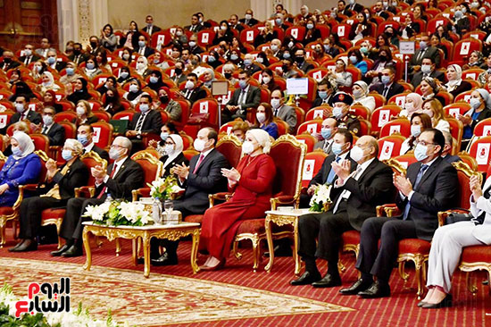 الرئيس السيسي يحتفى بالمرأة المصرية في عيدها مفتاح الحياة وضمير الوطن (3)