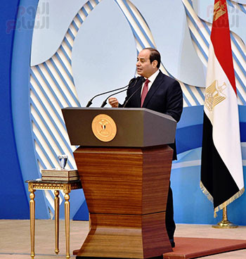 الرئيس السيسي يحتفى بالمرأة المصرية في عيدها مفتاح الحياة وضمير الوطن (1)