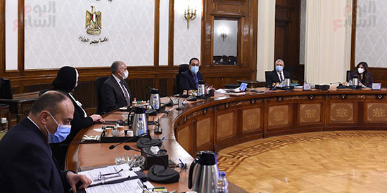 اجتماع رئيس الوزراء مصطفى مدبولى  لمتابعة خطوات التوسع فى منظومة الرى الحديث (5)
