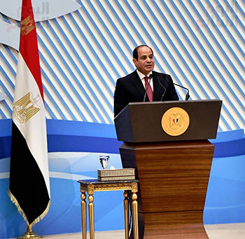 الرئيس السيسي يحتفى بالمرأة المصرية في عيدها مفتاح الحياة وضمير الوطن (2)