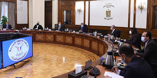 اجتماع رئيس الوزراء مصطفى مدبولى  لمتابعة خطوات التوسع فى منظومة الرى الحديث (3)