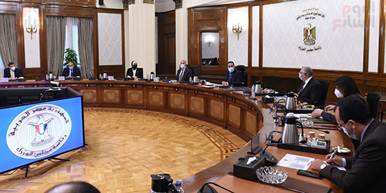 اجتماع رئيس الوزراء مصطفى مدبولى  لمتابعة خطوات التوسع فى منظومة الرى الحديث (6)