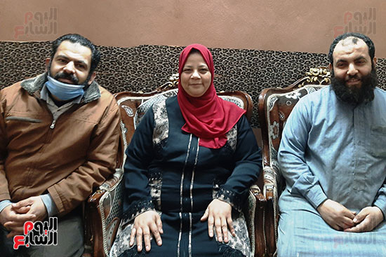 الست-سهير-مع-ابناء-زوجها