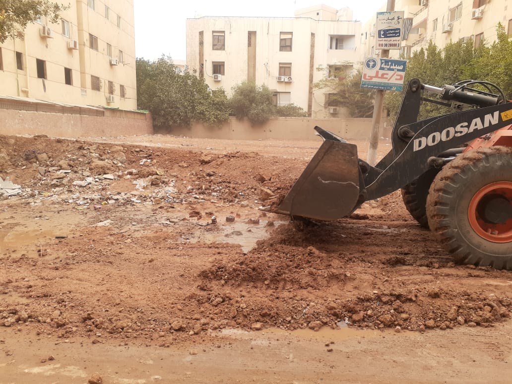 رفع 70 طن مخلفات من حدائق الأهرام