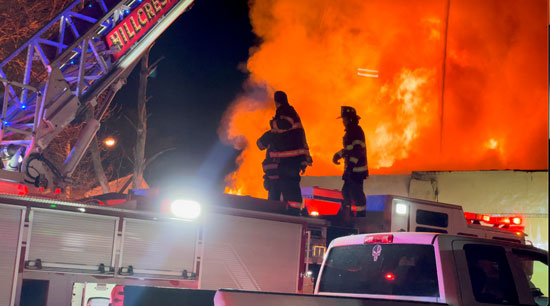 اندلاع حريق هائل داخل دار للمسنين فى نيويورك (1)