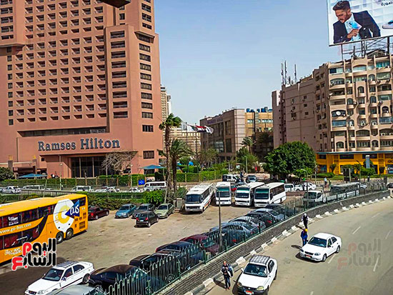 حركة السيارات في ميدان عبد المنعم رياض (2)