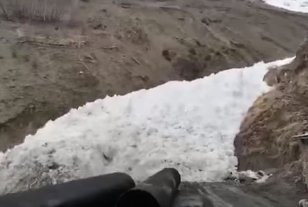 الانهيار الثلجى فى روسيا
