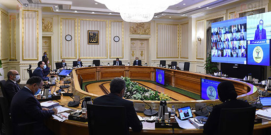 اجتماع مجلس الوزراء بتقنية الفيديو كنفرانس  (5)