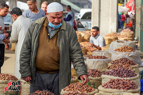 تاجر بلح بسوق الساحل (1)
