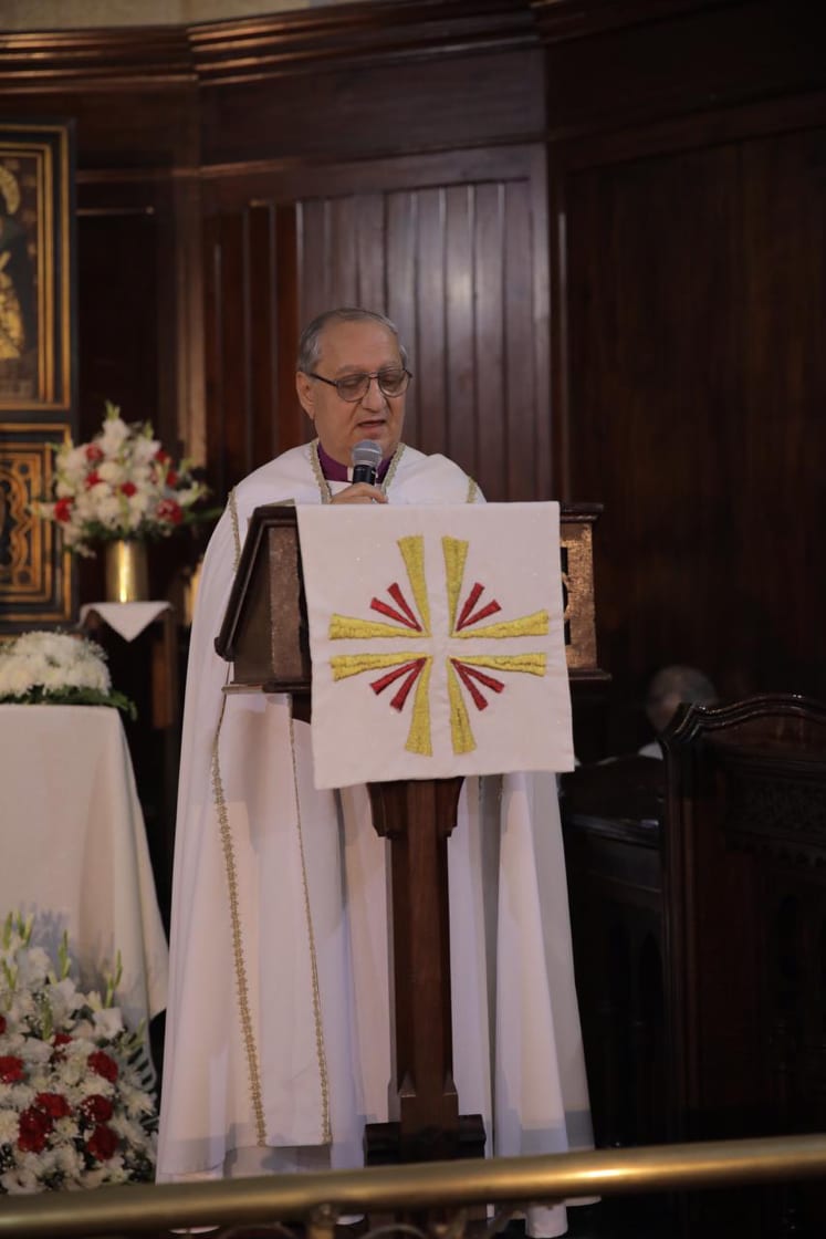 رئيس الكنيسة الأسقفية خلال تنصيب عميدا جديدًا لكنائس الإسكندرية