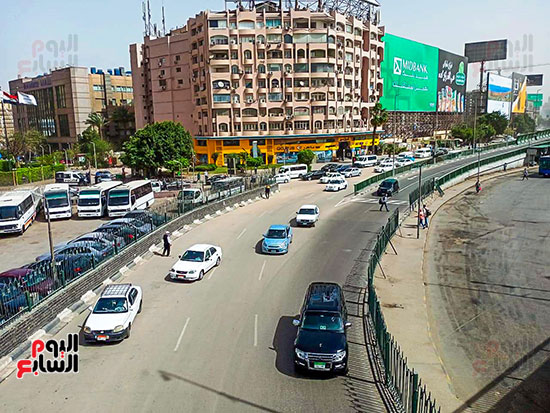 حركة السيارات في ميدان عبد المنعم رياض (1)