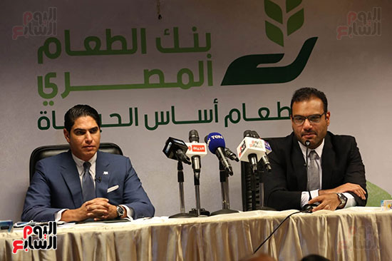 عضو مجلس الشيوخ احمد ابو هشيمة و محسن سرحان الرئيس التنفيذي لبنك الطعام المصرى
