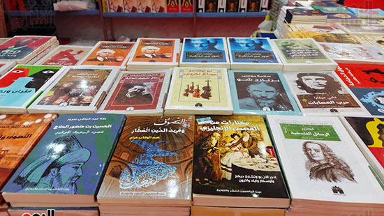 الكتب-فى-معرض-الكتاب-بالإسكندرية