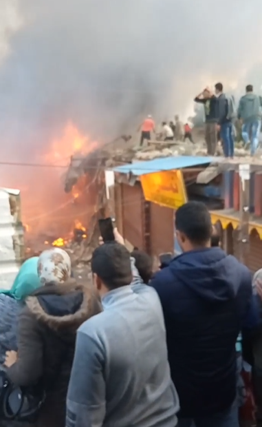 حريق  محال بجوار محطة قطار الزقازيق (4)