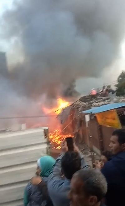 حريق  محال بجوار محطة قطار الزقازيق (2)