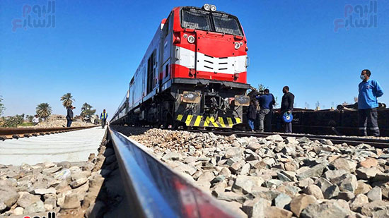 أول قطار يعبر منطقه حادث سوهاج
