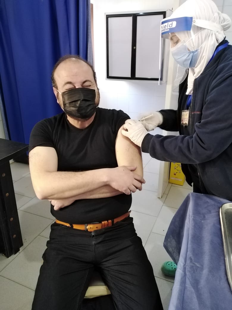 تطعيم المواطنين بلقاح فيروس كورونا