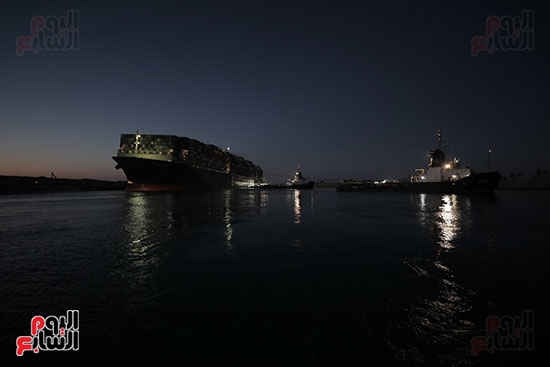 تعويم السفينة البنمية بقناة السويس