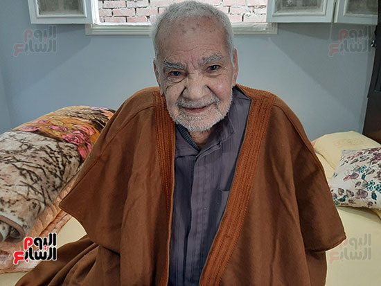 محمد عبد الفتاح إبراهيم 90 عاما (2)