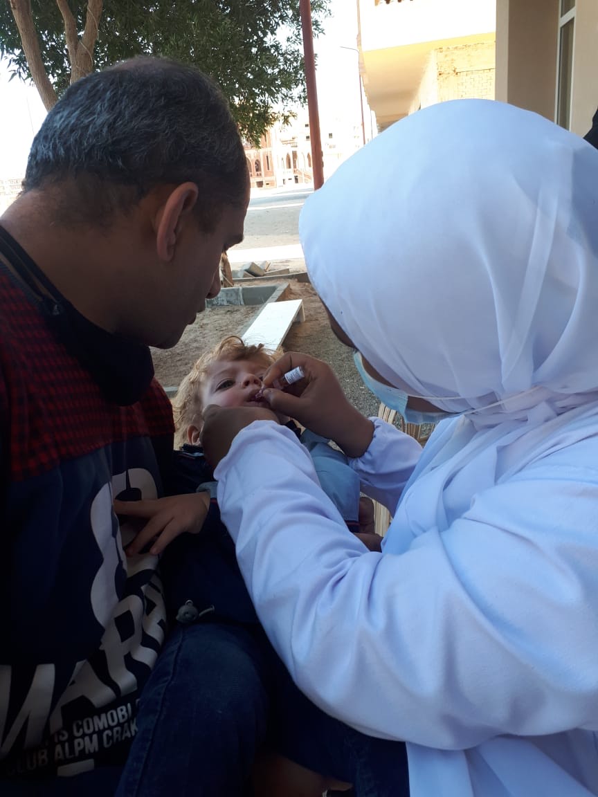 تطعيم الأطفال الأجانب ضد مرض شلل الأطفال بالبحر الاحمر (3)