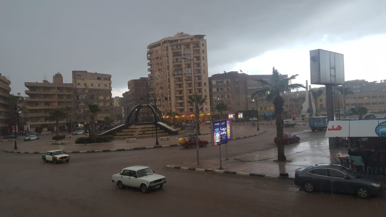 الأمطار الرعدية تضرب مدن ومراكز البحيرة (7)