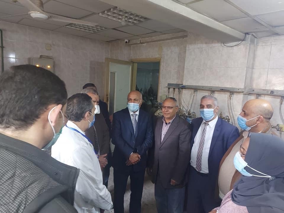 وكيل صحة الغربية يتفقد مستشفى قطور المركزى (2)