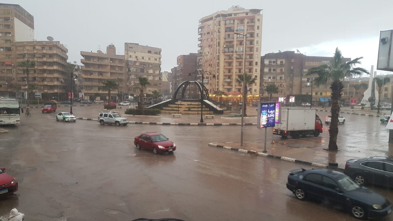 الأمطار الرعدية تضرب مدن ومراكز البحيرة (5)