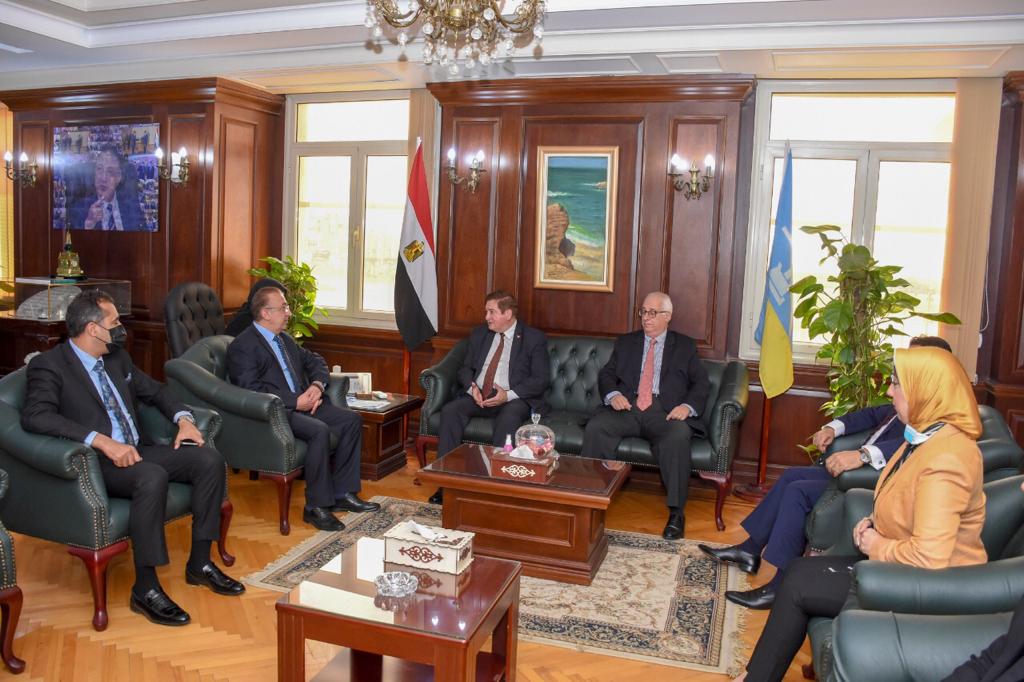 لقاء محافظ الاسكندرية وسفير جمهورية البيرو ونائب مساعد وزير الخارجية