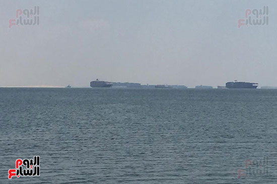 عبور-المراكب-والسفن-التجارية-بقناة-السويس