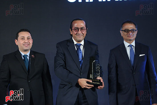 تكريم أحمد غزي رئيس شركة إيه سي جي أي تي أف لتنظيم المعارض والمؤتمرات (1)