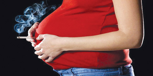 المراة الحامل عرضه لمخاطر نتيجة للتدخين