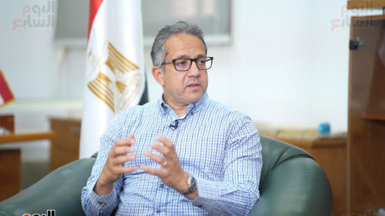 60024-الدكتور-خالد-العناني-وزير-السياحة-والآثار--(1)
