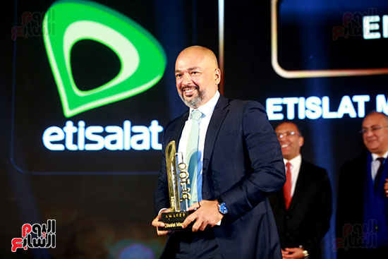 تكريم المهندس حازم متولي الرئيس التنفيذي لشركة اتصالات مصر (5)
