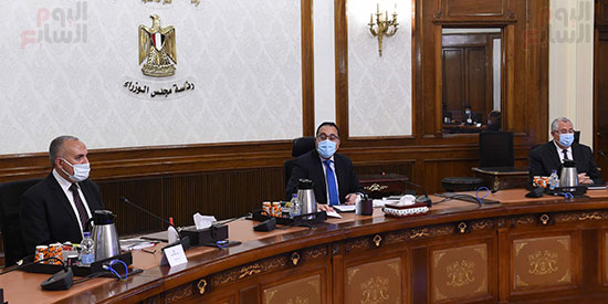 رئيس الوزراء يبدأ لقاءاته برؤساء اللجان النوعية فى البرلمان  (5)