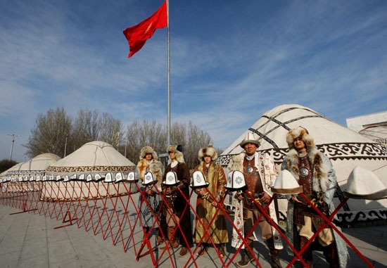 القبعة الوطنية القيرغيزية في بيشكيك (1)