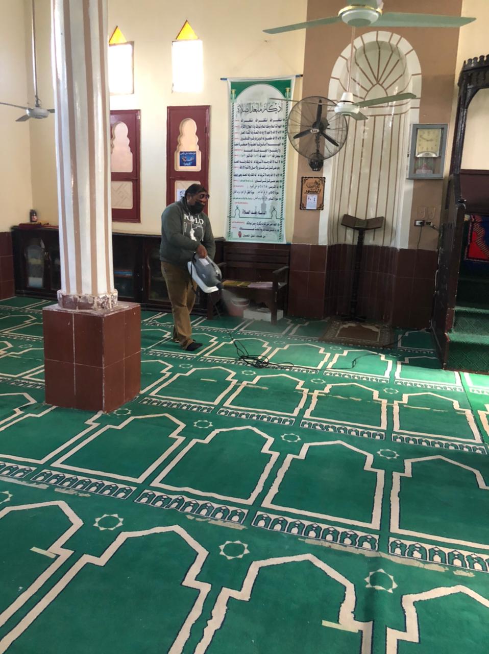 تطهير المساجد قبل صلاة الجمعة