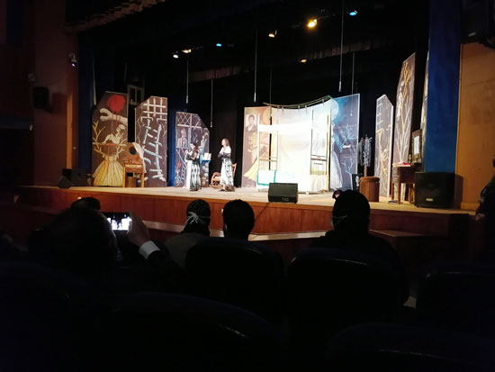 جانب اخر من المسرحية جانب اخر من المسرحية