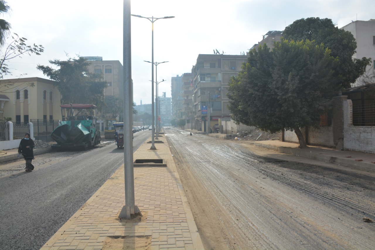 محافظ القليوبية يتابع أعمال رصف شارع مسجد ناصر (3)