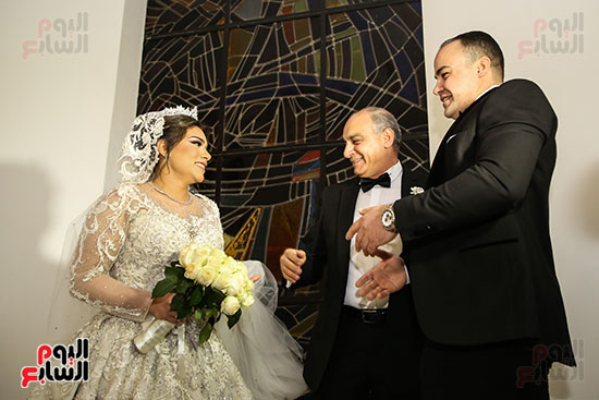 عمرو صحصاح يلتقى بعروسه