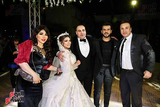 ساموزين وغادة ابراهيم والاعلامى محمد السماحى فى حفل زفاف عمرو صحصاح وآية كمال