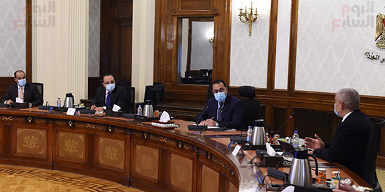 رئيس الوزراء يلتقى الرئيس التنفيذى لمجموعة العربى (5)