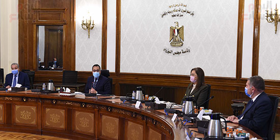 رئيس الوزراء يلتقى رئيس لجنة الشئون الاقتصادية بالبرلمان ‏ (4)