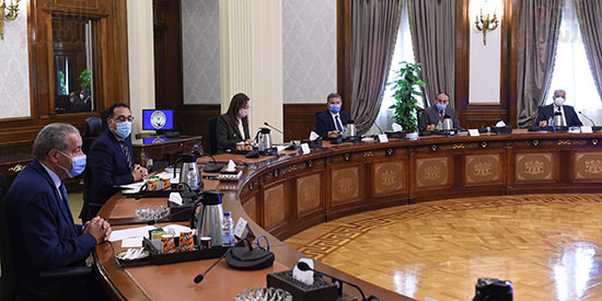 رئيس الوزراء يلتقى رئيس لجنة الشئون الاقتصادية بالبرلمان ‏ (3)