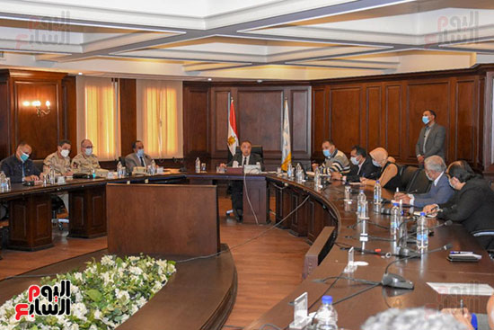 اجتماع-محافظ-الإسكندرية-حول-انشاء-مدينة-للجلود-ببرج-العرب