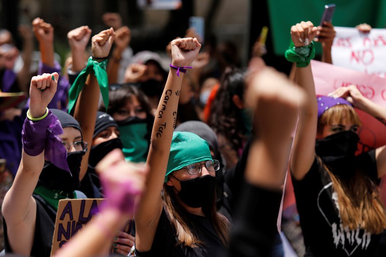 مظاهرات فى اليوم العالمى للمرأة فى المكسيك